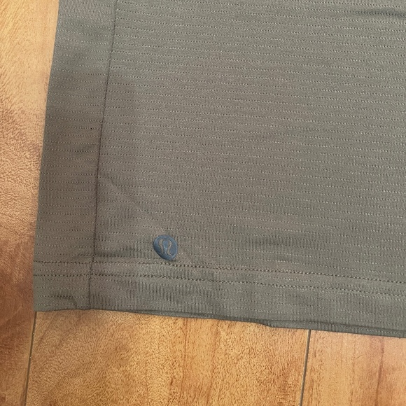 Lululemon Olive Green Shirt Size Small New Without Tag - Picture 4 of 4